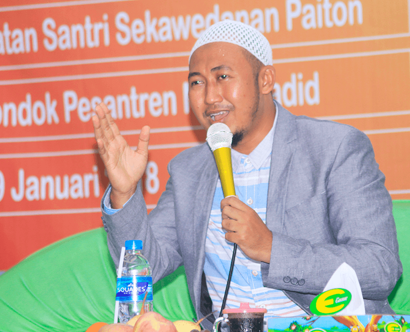 Penyaji Seminar Motivasi KH. Hafidzul Hakim Noer