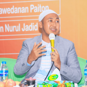 Penyaji Seminar Motivasi KH. Hafidzul Hakim Noer
