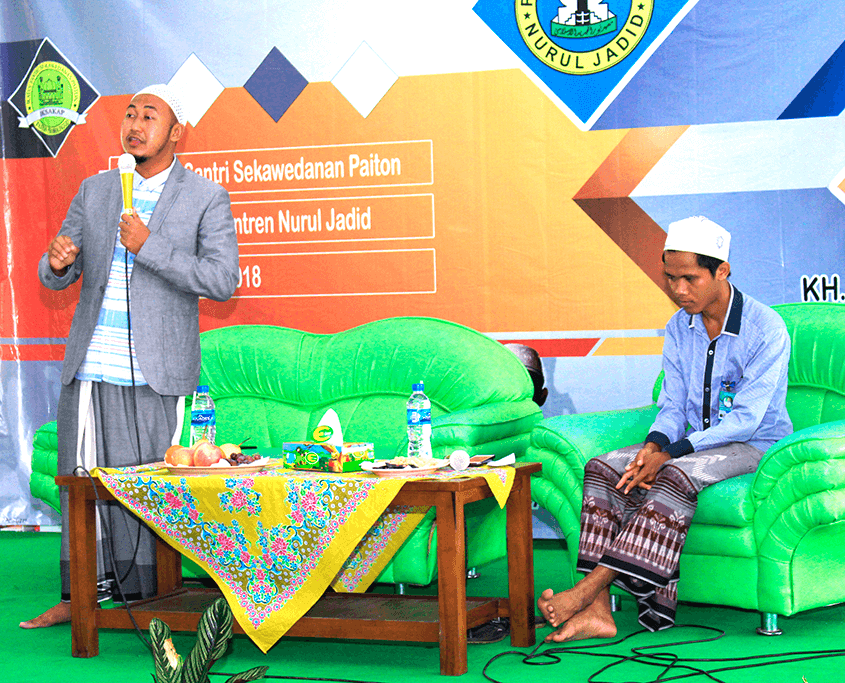 Penyaji Seminar Motivasi KH. Hafidzul Hakim Noer
