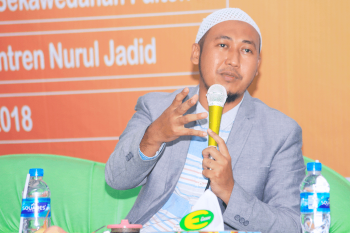 Penyaji Seminar Motivasi KH. Hafidzul Hakim Noer