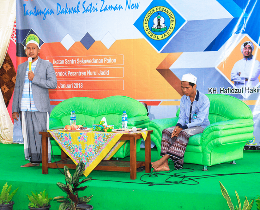 Penyaji Seminar Motivasi KH. Hafidzul Hakim Noer