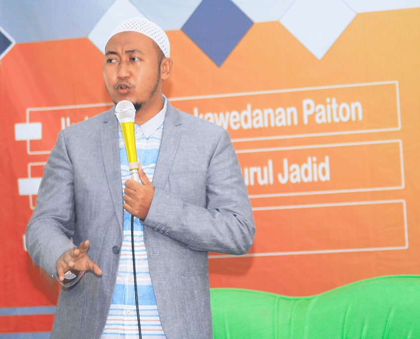 Penyaji Seminar Motivasi KH. Hafidzul Hakim Noer