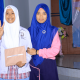 Pemberian piagam penghargaan kepada peserta didik berprestasi oleh Pengurus puteri LPBA