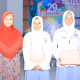 Pemberian piagam penghargaan kepada peserta didik berprestasi oleh Neng Mabruroh Zainul Mu'in