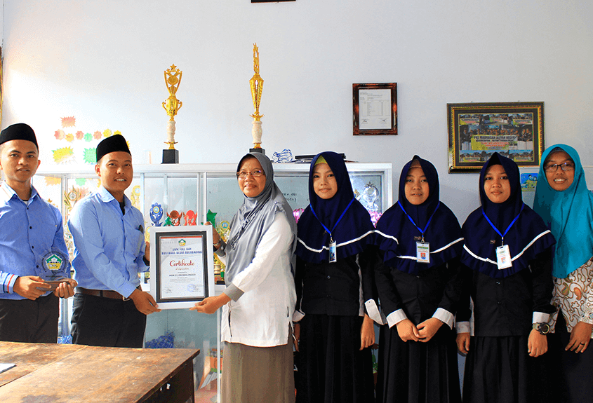 Penjemputan Siswi Prakerin SMK Bulugading Jember