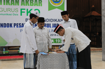 Pelantiakan Pengurus FKO PP. Nurul Jadid