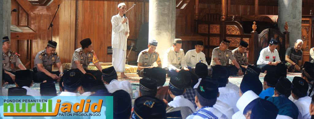Polres Probolinggo bertandang santri PP. Nurul Jadid di hari Santri Nasional