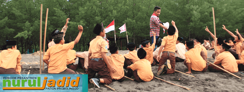 SMPNJ Kemah Pramuka di Pantai Duta