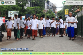 Parade & Jalan Sehat Santri