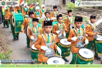 Parade & Jalan Sehat Santri