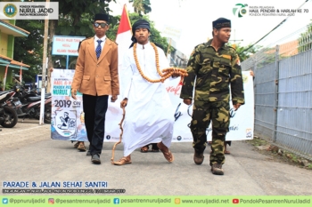 Parade & Jalan Sehat Santri