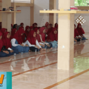 Berikan Refleksi dan Motivasi Kepada Siswi Kelas Tiga SLTA