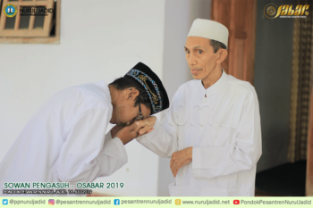 Suasana Santri Baru Pada Saat Sowan Pengasuh