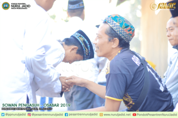 Suasana Santri Baru Pada Saat Sowan Pengasuh