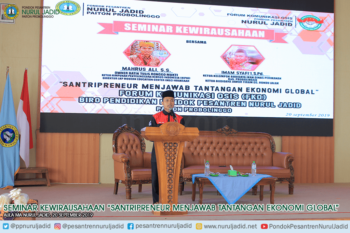 Seminar Kewirausahaan "Santripreneur Menjawab Tantangan Ekonomi Global"