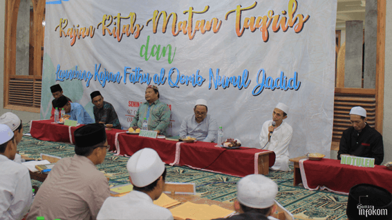 KH. Moh. Zuhri Zaini; saat menyampaikan sambutan