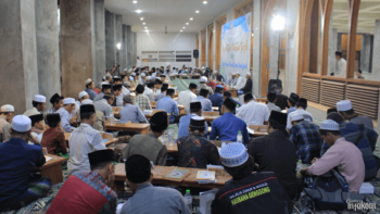 para peserta Kajian Kitab Matan saat mengikuti kegiatan FKPP di Masjid Jami' Nurul Jadid
