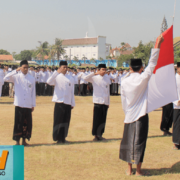Hari Santri Nasional, Sang Saka Merah Putih Berkibar di Lapangan PP. Nurul Jadid