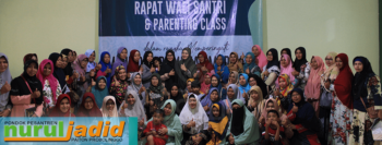 Pantau Perkembangan Santri; Pengurus Ajak Wali Santri Bersinergi Melalui Raport Santri