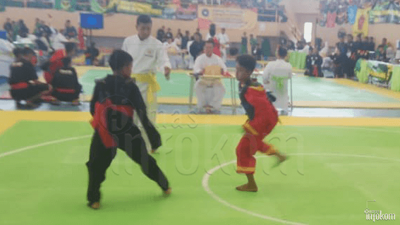 Peserta PBDNJ (Seragam hitam) saat mengikuti lomba