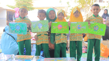 Potret hasil mewarnai siswa/i RA Masyithoh Sidodadi Paiton