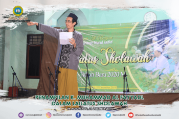 Penampilan puisi K. Muhammad Al fayyadl dalam Lailatus Sholawah