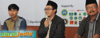 KH. Abdurrahman Wafi (tengah) saat menyampaikan sambutan dalam acara Peringatan Satu Dekade Haul Gusdur