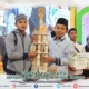 Pemberian Piagam serta Piala kepada 10 Grub Terbaik dan Best Jinggle