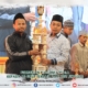 Pemberian Piagam serta Piala kepada 10 Grub Terbaik dan Best Jinggle