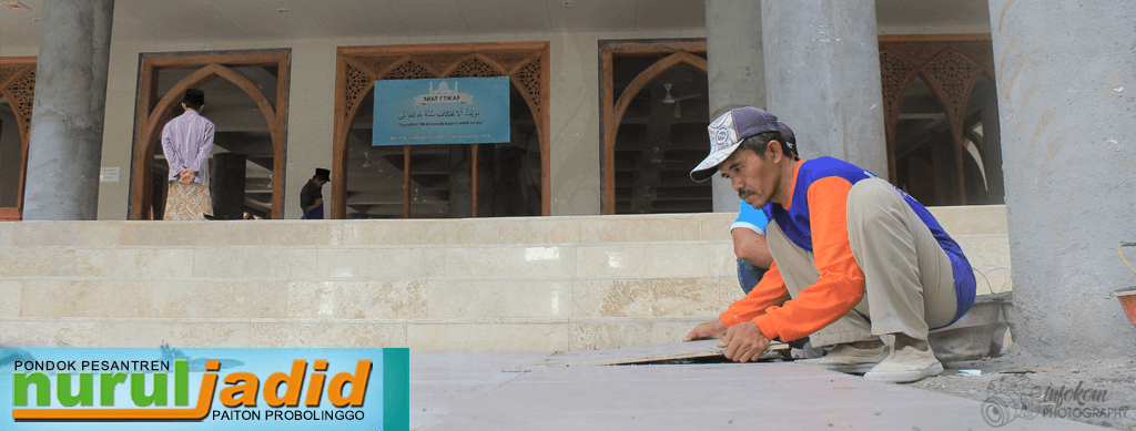Pemasangan Keramik Granit, tambah Kesan Indah Masjid Jami'