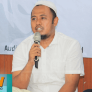 KH. Fahmi AHZ (songkok putih) saat menyampaikan sambutan dalam acara Peringatan Satu Dekade Haul Gusdur