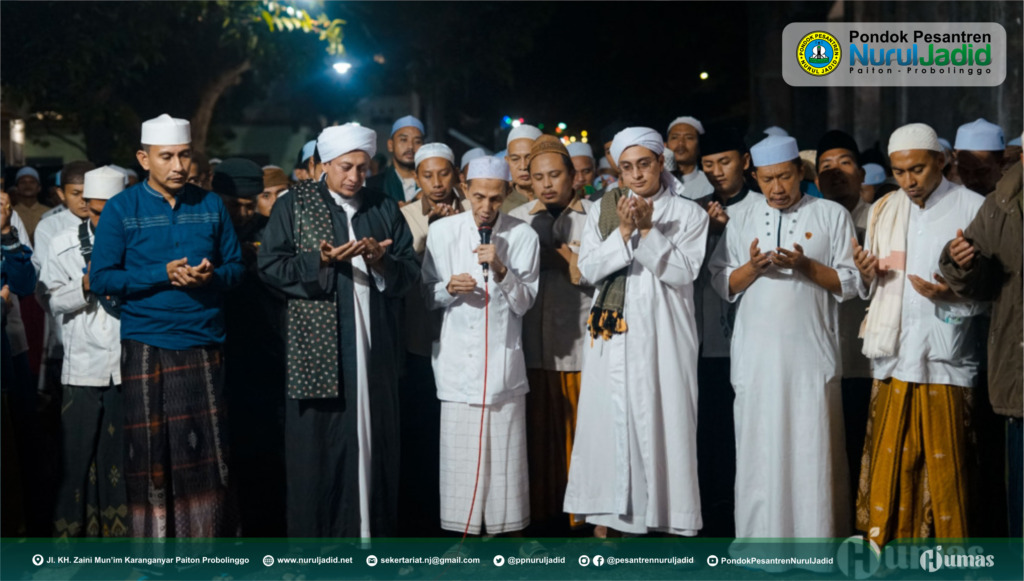 Masyayikh Nurul Jadid bersama Majelis Ahbaabul Musthof memperingati Nuzulul Qur’an bersama ribuan Santri Nurul Jadid