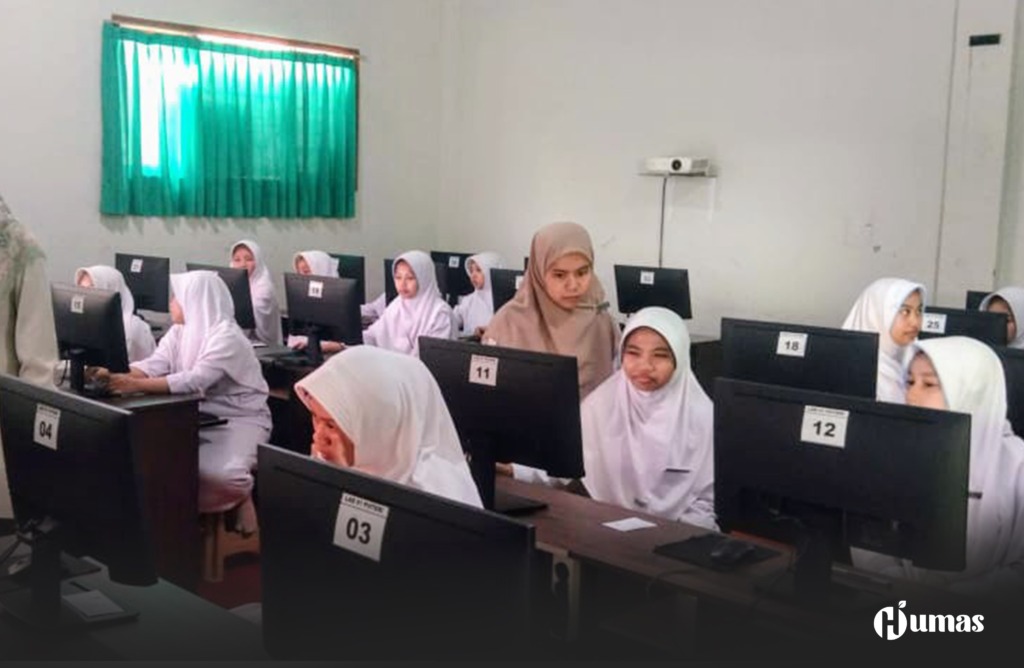 Pelaksaan UAM CBT di Mts Nurul Jadid